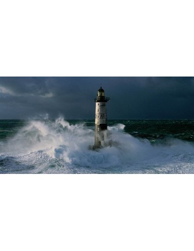 Faro de Ar-Men lors d'une tempète