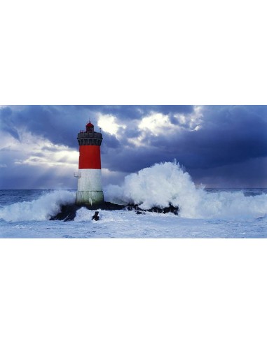 Faro des Pierres-noires lors d'une tempète