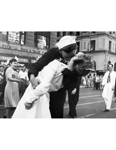 Despidiéndonos de la guerra en Times Square, 1945 (detalle)
