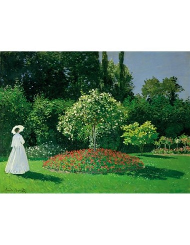 Mujer joven en un jardín