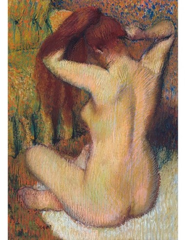 Mujer peinándose el cabello