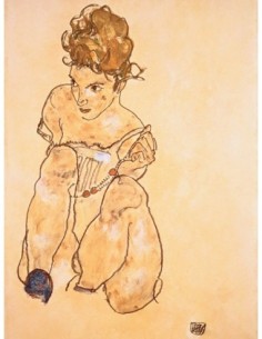 Chica sentada en calzoncillos